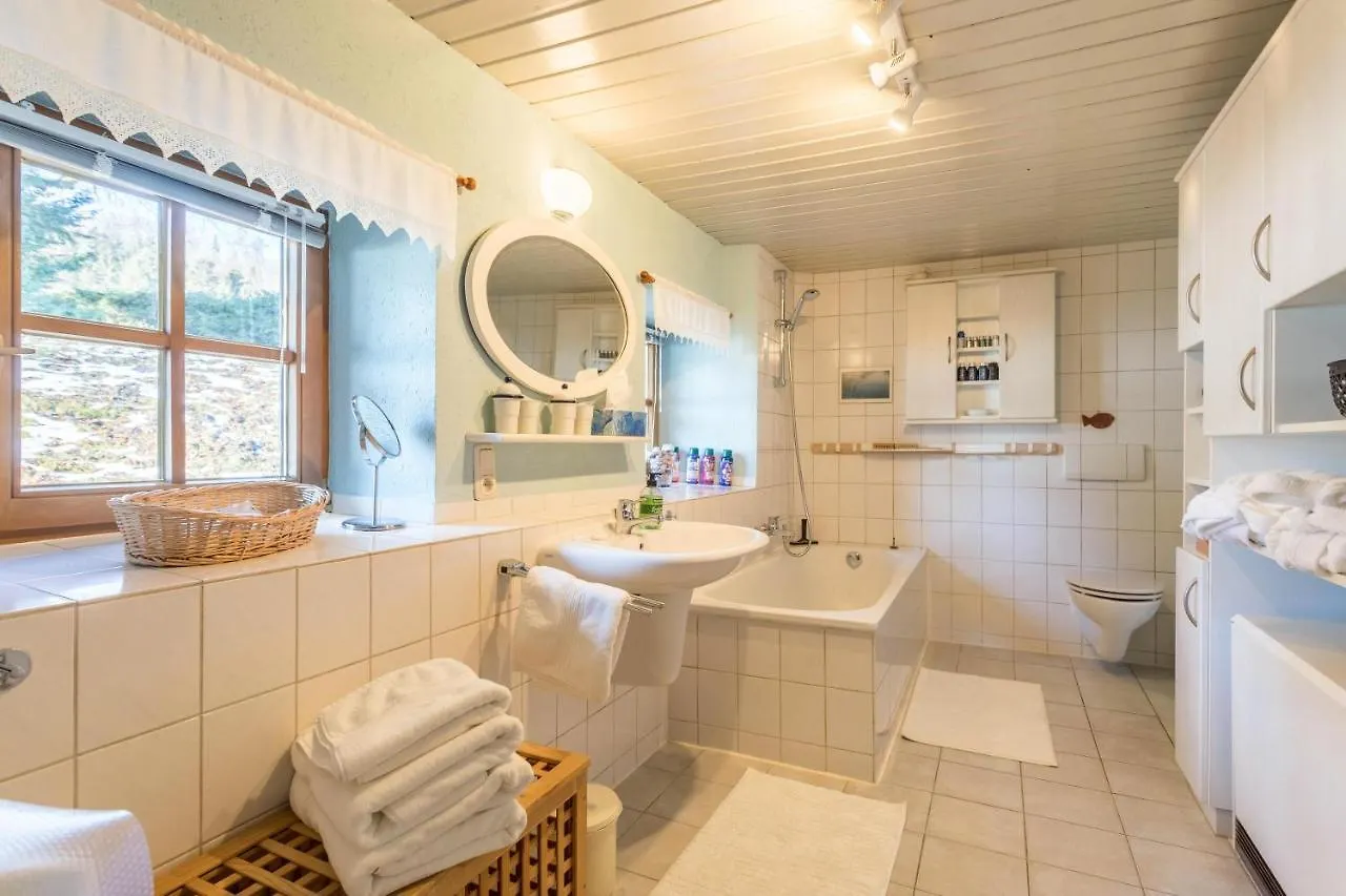 Uriges Landhaeuschen Apartment Siegsdorf